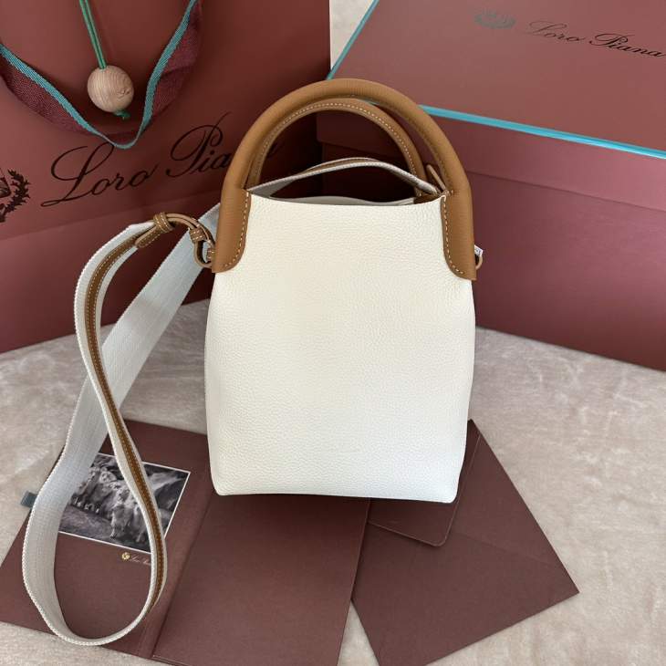 Picture of Loro Piana Handbags _SKUfw177009877fw